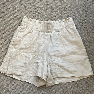 Quince 100% linen shorts in flax